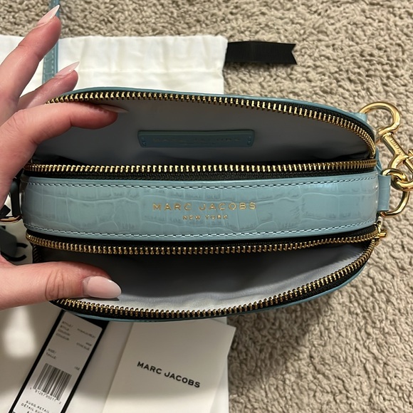 Marc Jacobs Shutter Crossbody Bag - Picture 4 of 5